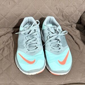 Nike Women's Light Blue and Coral Sneakers